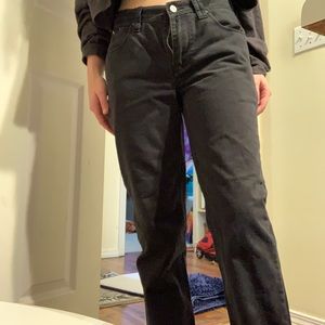 CUTE BOOTY POPPIN BLACK JEANS